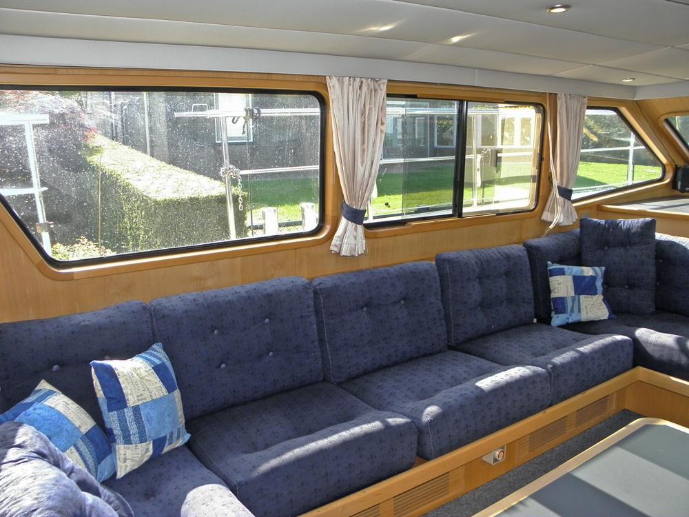 Saloon, Accommodation